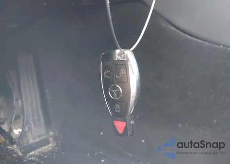 2017 Mercedes-Benz C 300 Luxury/Sport из США, поврежденный, VIN 55SWF4JB7HU220408